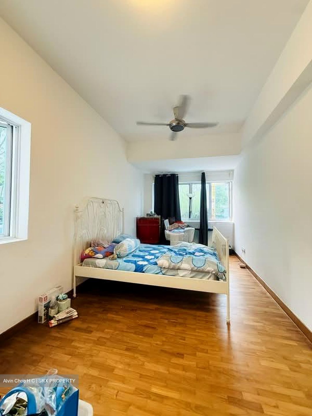 Straits Gardens (D27), Terrace #546882971